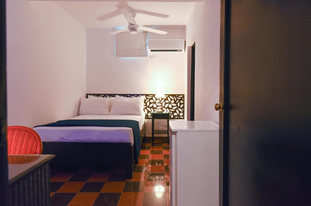 Ph 19 Guesthouse Hotel In Gazcue Santo Domingo Ngoại thất bức ảnh